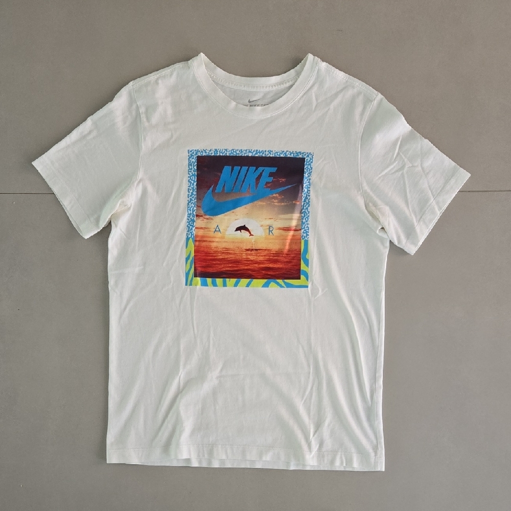 Nike Men's White T-Shirt with Sunset Graphic Size M